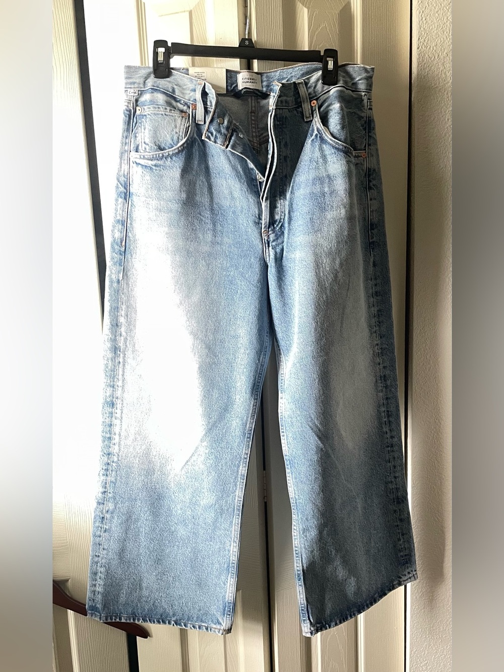 Citizens Of Humanity Light Blue Relaxed Wide-Leg Jeans - Picture 1 of 13